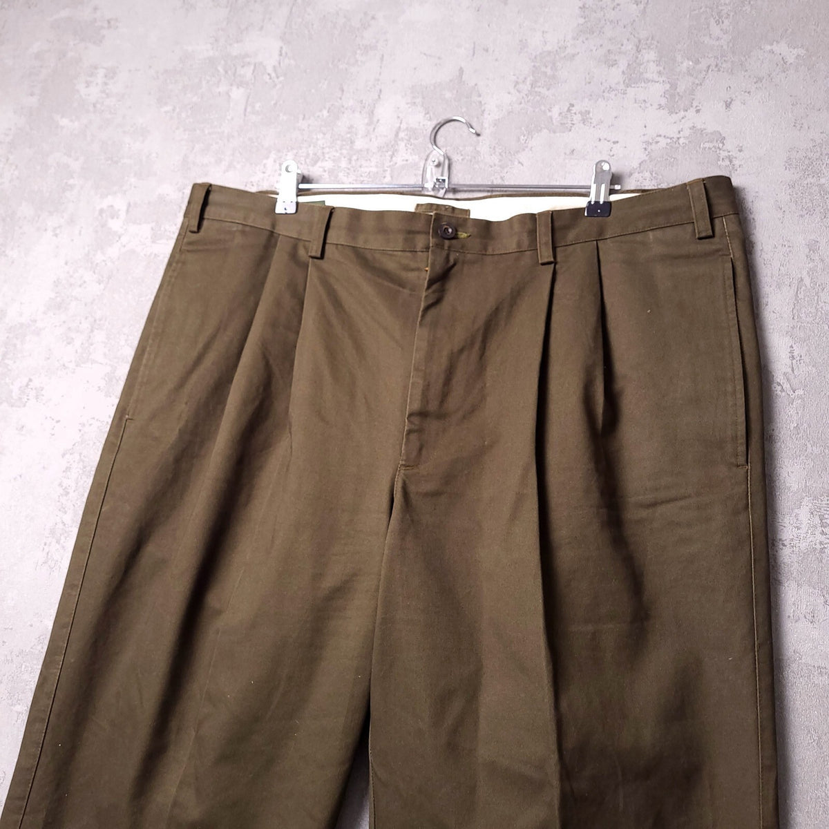 Orvis Trousers Chinos Mens W42 L30 Regular Fit Olive Green Cotton Pleated