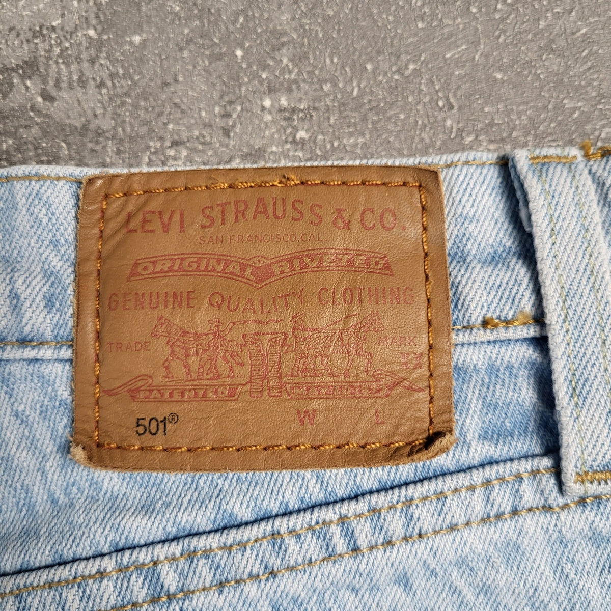 Levis 501 Jeans Womens W28 L28 Straight Leg Light Blue Wavy Print Button Fly