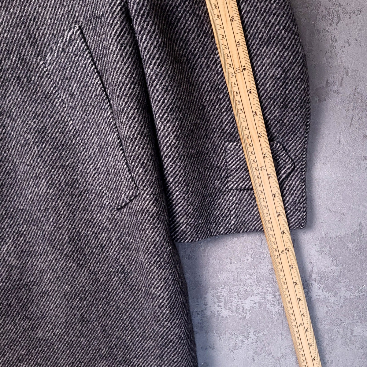 Brook Taverner Tweed Overcoat Mens 42R Regular Fit Grey Herringbone Wool Jacket
