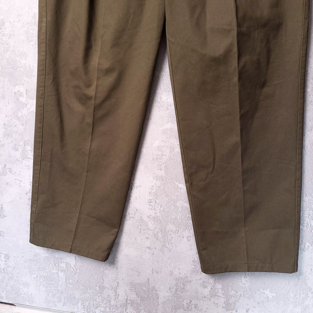 Orvis Trousers Chinos Mens W42 L30 Regular Fit Olive Green Cotton Pleated