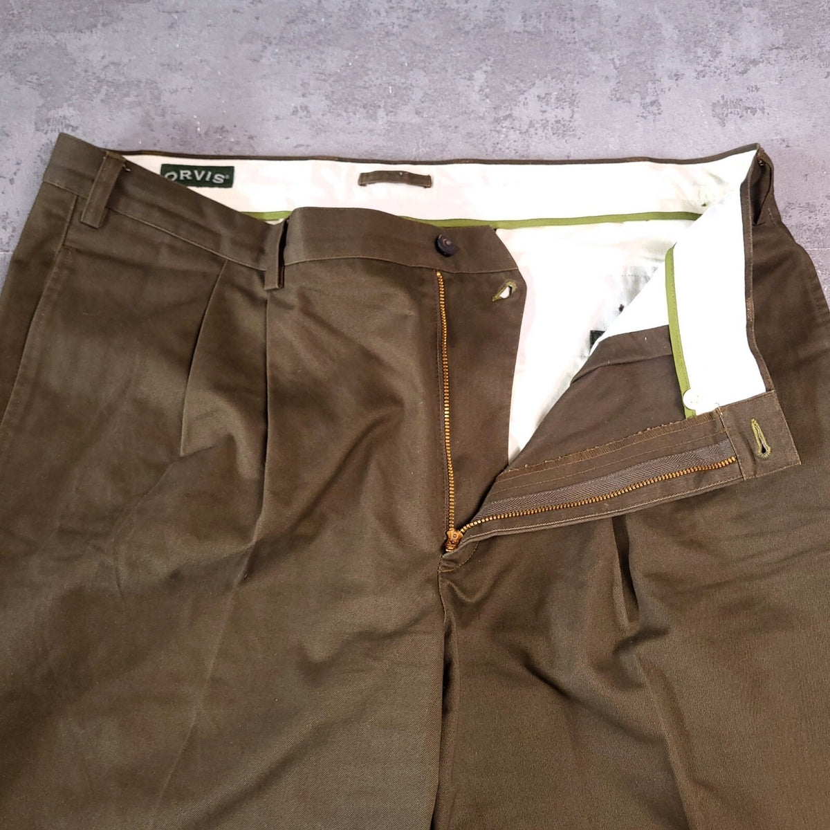 Orvis Trousers Chinos Mens W42 L30 Regular Fit Olive Green Cotton Pleated